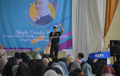 Dari Pemulung Menjadi Entrepreneur Sukses, Hengki Kurniawan Motivasi Mahasiswa IIB Darmajaya