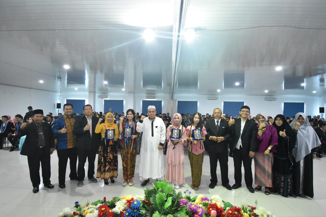 Yudisium Ratusan Calon Wisudawan/ti FEB IIB Darmajaya, Ini Pesan Dekan