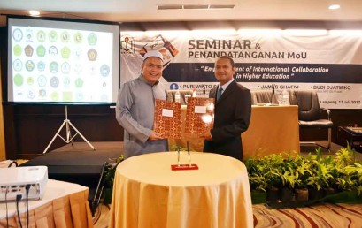 Penandatangan MoU Internasional APTISI Wil-II B Lampung Sukses