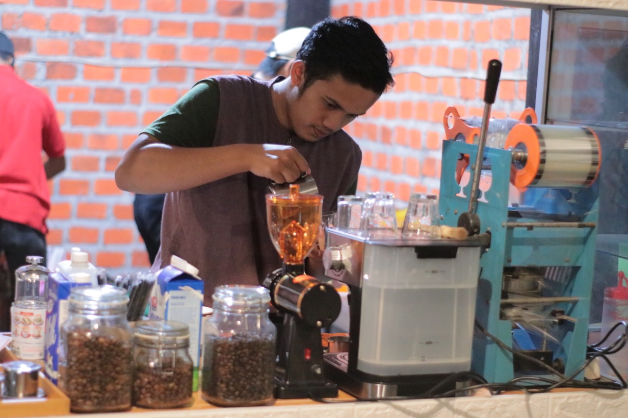 Ladang Dakwah, Mahasiswa IIB Darmajaya Buka Pojok Kopi Bayar Seikhlasnya