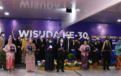 Darmajaya Gelar 9 Sesi Wisuda, Mahasiswa Asal Kenya Lulusan Tercepat dan Terbaik