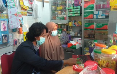 Bantu Pemasaran Warung Warga, Mahasiswa Manajemen Ini Berikan Pelatihan Digital Marketing