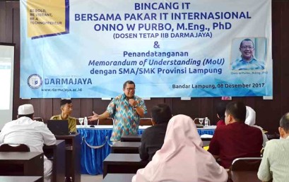 Guru SMA/SMK Bandar Lampung Bicang IT Bersama Onno W Purbo di Darmajaya