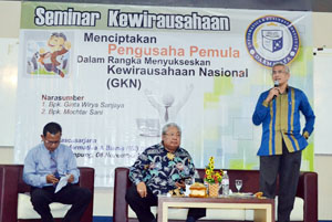 PENGUSAHA TANTANG MAHASISWA DARMAJAYA JADI ENTREPRENEUR