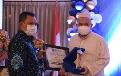 Rektor Darmajaya Dedikasikan Penghargaan Pelopor Beasiswa Penghapal Al-Quran kepada Civitas Academica