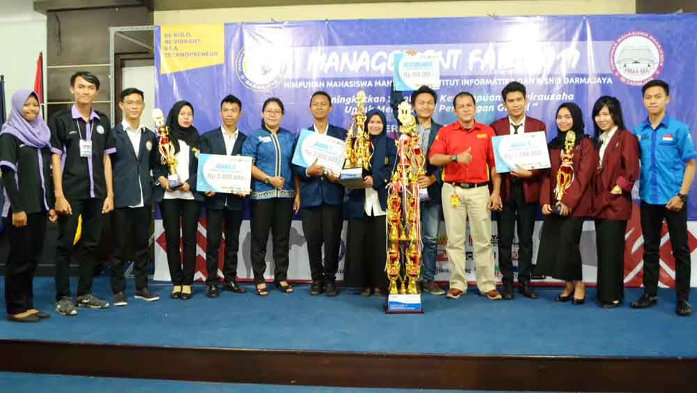 IPB Juarai National Debate Competition Darmajaya