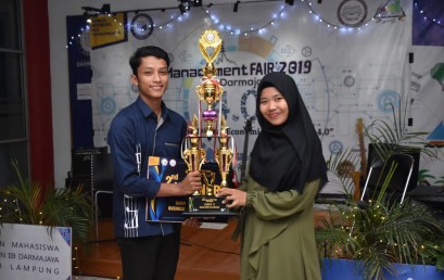 Telkom University Raih Piala Bergilir Manajemen Fair 2019 IIB Darmajaya