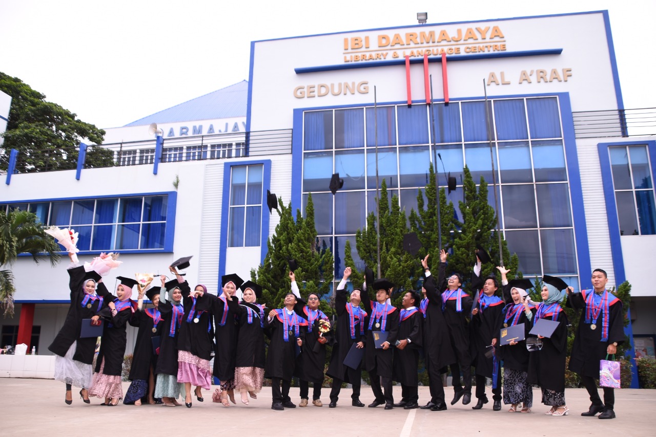 Protokol Kesehatan Ketat, 8 Sesi Wisuda Jadikan Lulusan Senang