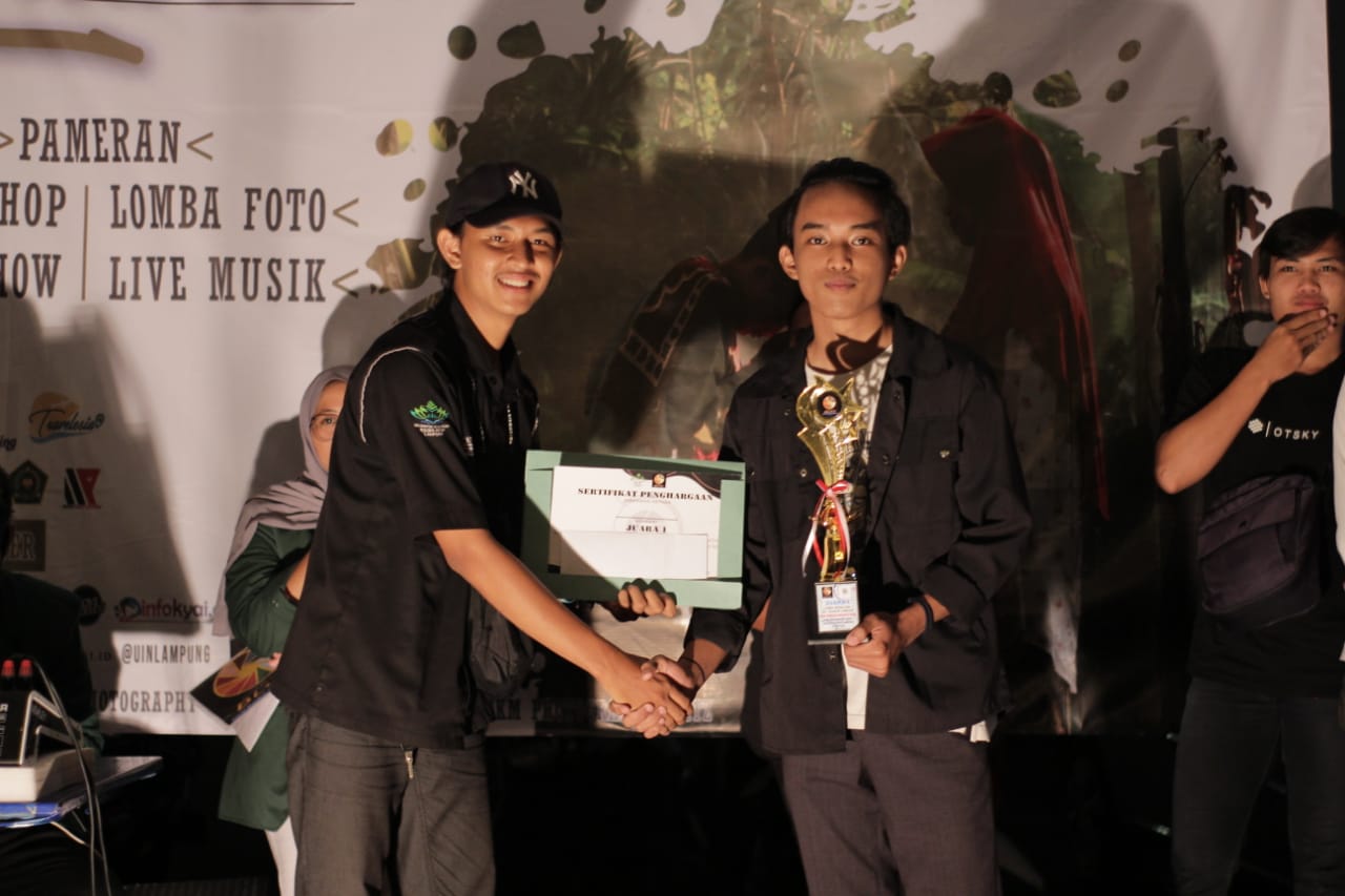 Mahasiswa IIB Darmajaya Borong Juara Lomba Fotografi se-Bandar Lampung