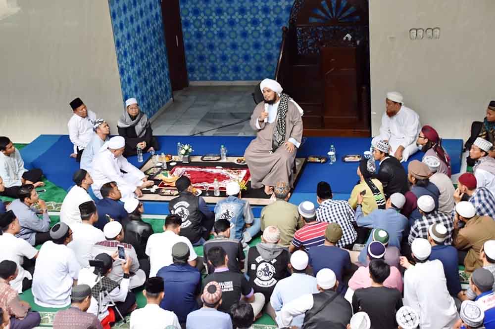 Tabligh Akbar Darmajaya, Ustad Derry Sulaiman Ajak Pemuda Hijrah