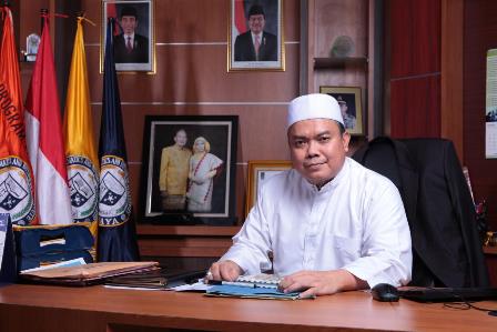 Rektor Kampus The Best Apresiasi Yayasan Alfian Husin Kunjungi Mahasiswa Penerima Beasiswa KIP IIB Darmajaya 2020