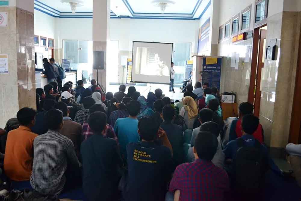 Mahasiswa Darmajaya Nobar Film G30S PKI