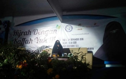 Umi Pipik Ajak Mahasiswa Darmajaya, Hijrah Dengan Kaffah