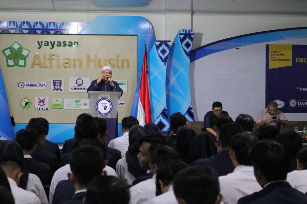 Kampus Biru Darmajaya Beri Pembekalan Kepada 145 Mahasiswa PKPM dan KP