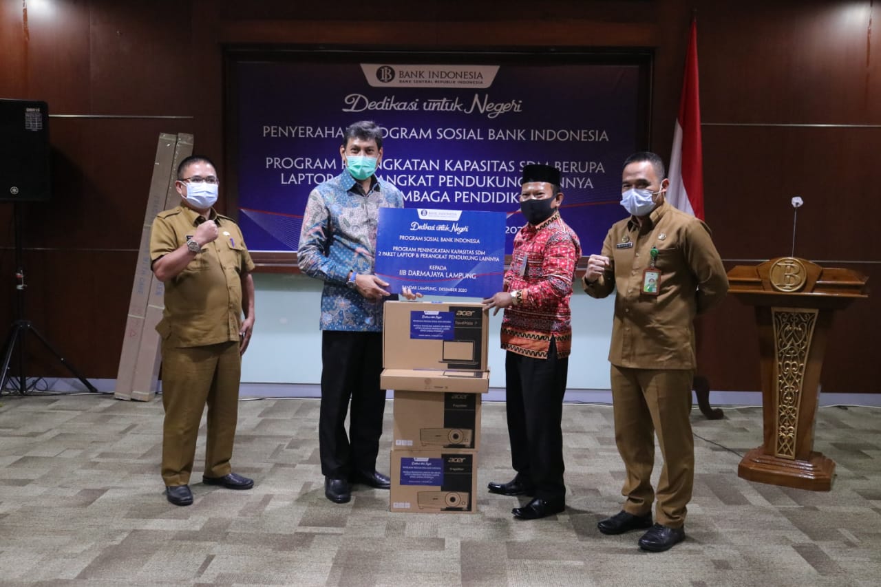 IIB Darmajaya Terima Bantuan Perangkat PJJ Program Sosial Bank Indonesia