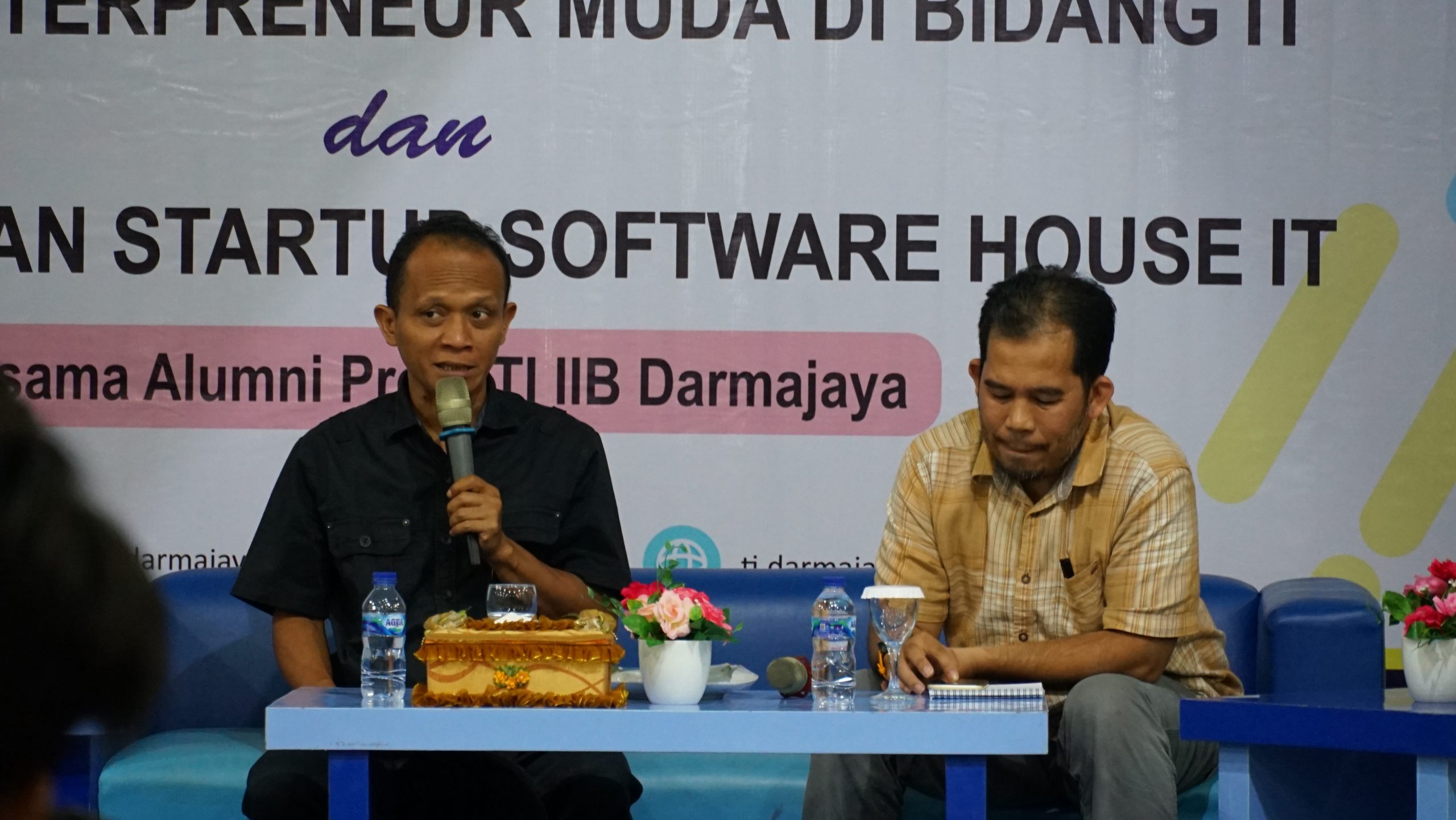 Hadirkan Alumni Sukses, Prodi TI IIB Darmajaya Gelar Seminar menjadi Entrepreneur Muda Bidang IT & Pembentukan Startup Software Host IT