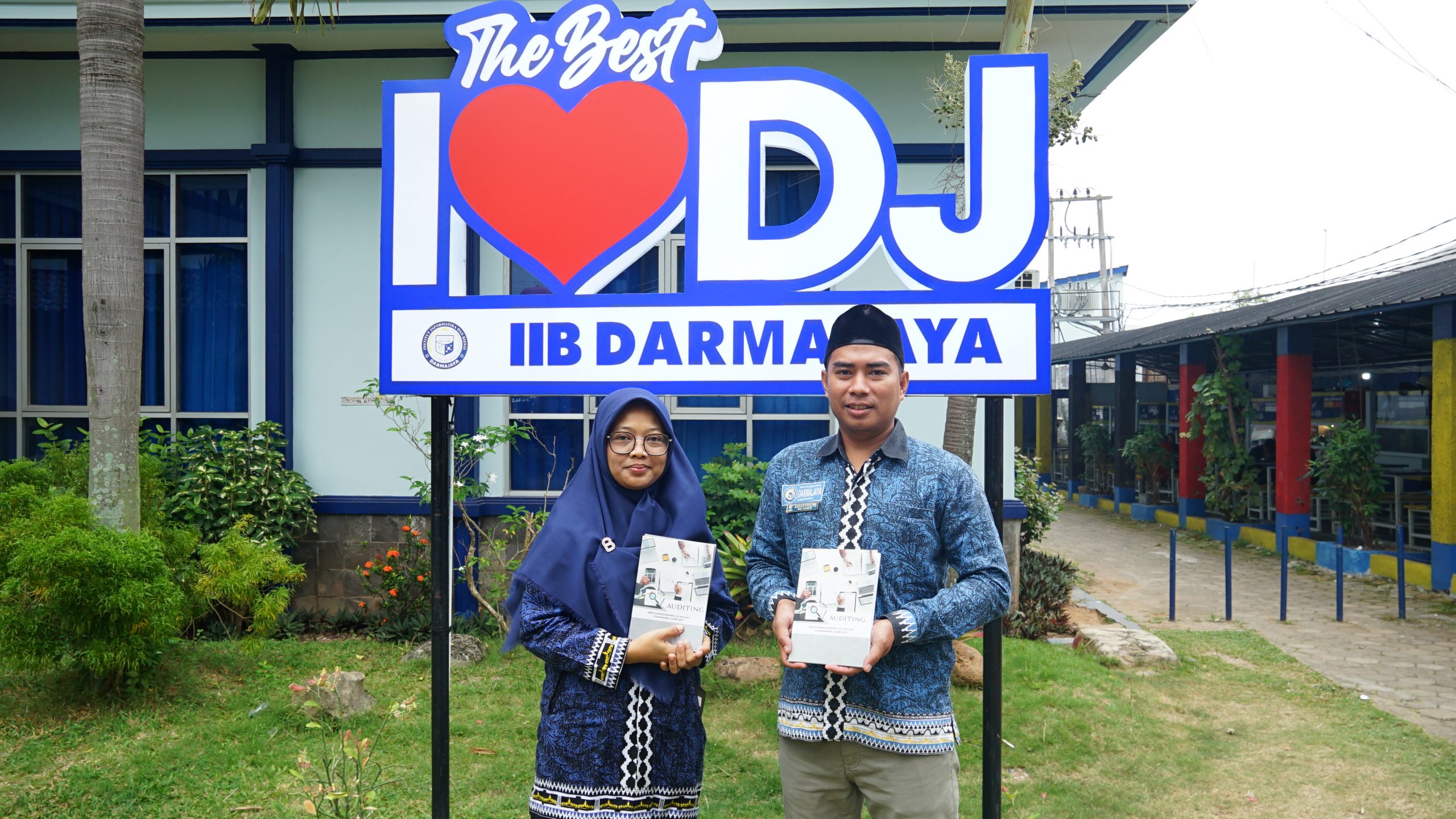 Buku “Auditing” ini Kolaborasi Dosen Prodi Akuntansi dan Prodi Sistem Informasi IIB Darmajaya