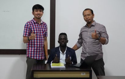 Kembali, Mahasiswa Asing asal Uganda ini Sandang Gelar Sarjana di Prodi Manajemen IIB Darmajaya