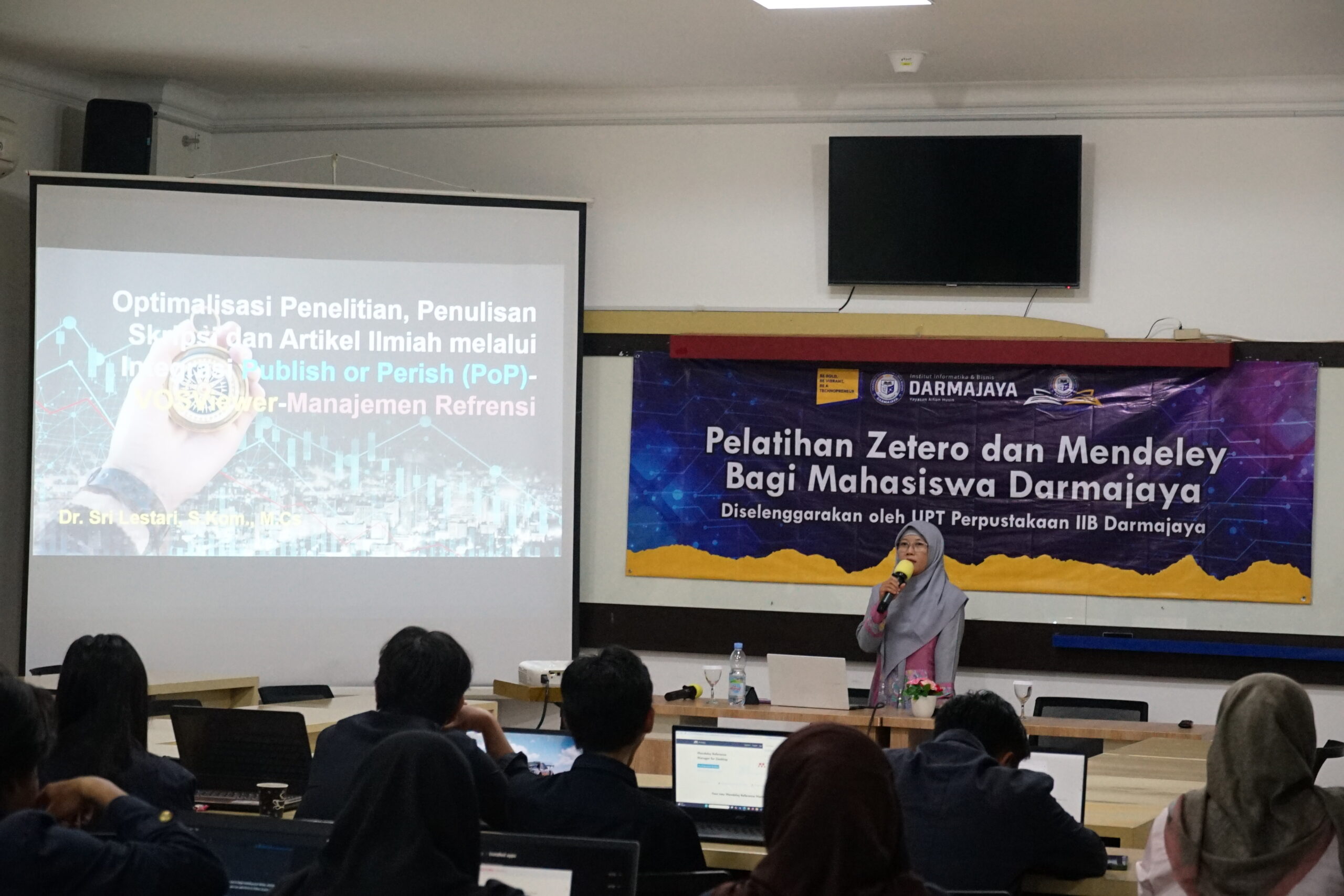 Tingkatkan Kompetensi Mahasiswa, IIB Darmajaya Gelar Pelatihan Zotero dan Mendeley