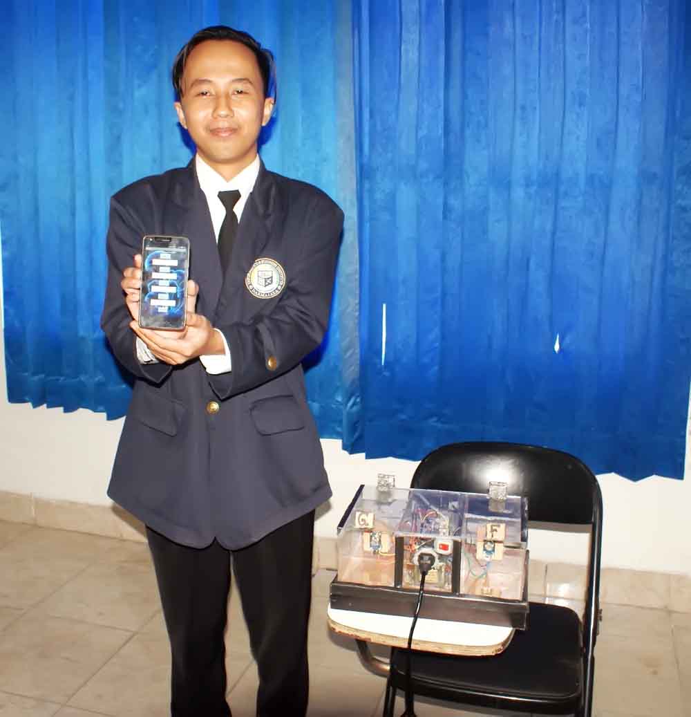 Mahasiswa Rancang Sistem Monitoring Asap Rokok Via Smartphone