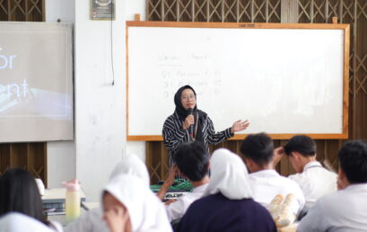 Pelatihan AI oleh Dosen Darmajaya: Bekali Siswa SMAN 4 Bandar Lampung dengan Keterampilan Digital