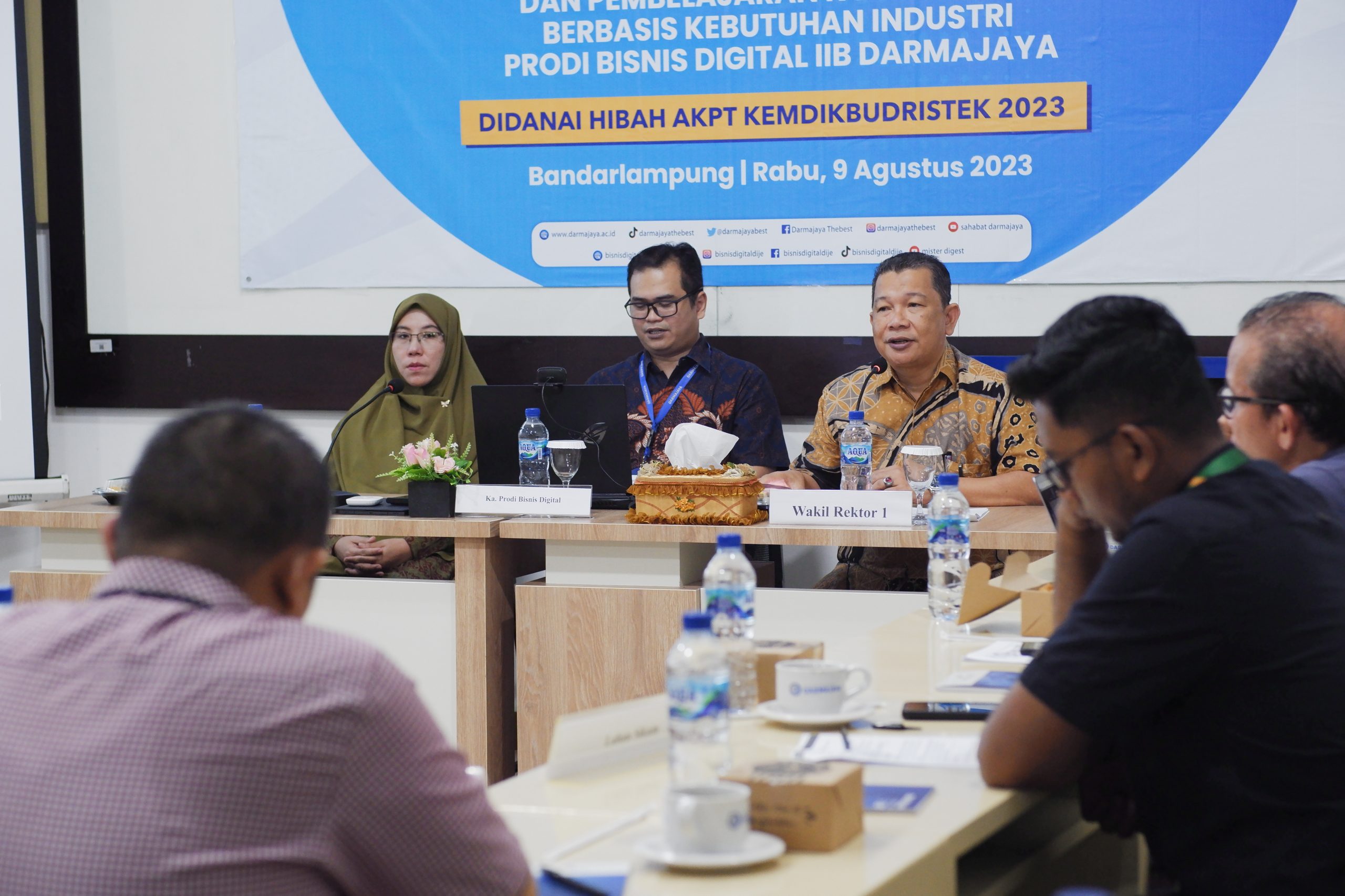 Prodi Bisnis Digital IIB Darmajaya Gelar Lokakarya Rekonstruksi Kurikulum dan Pembelajaran Kolaboratif Berbasis Industri