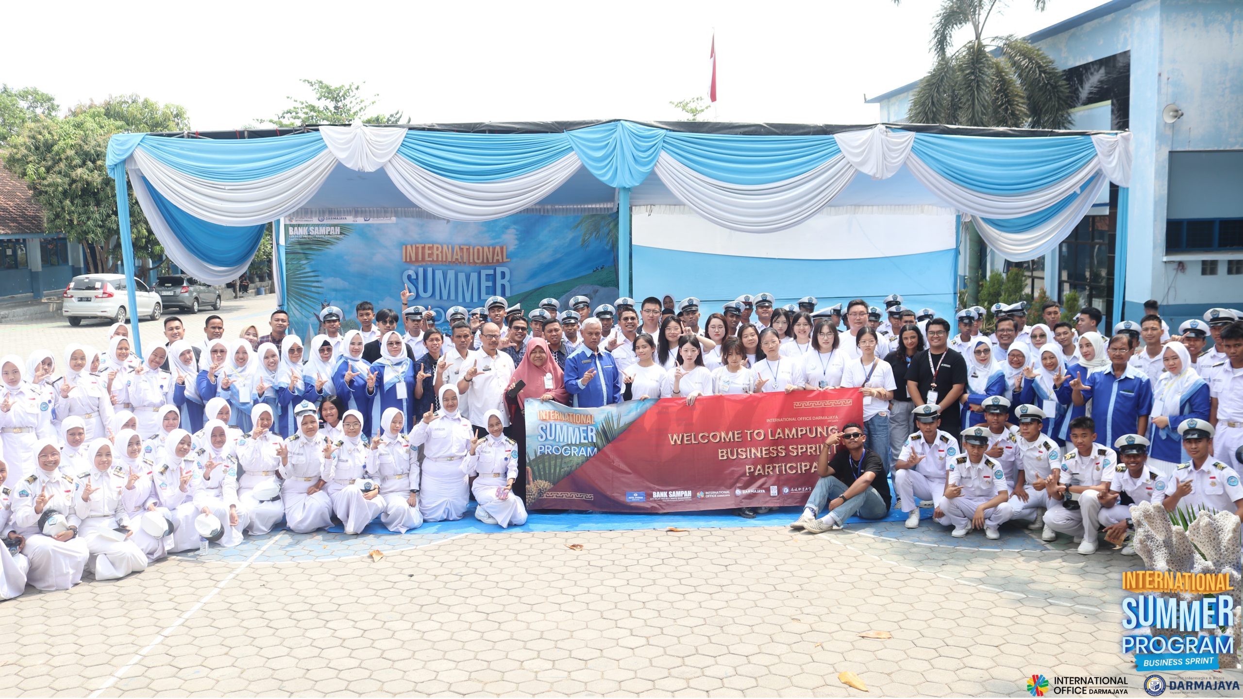 Foto bersama SMKN 6 Bandarlampung Community Service