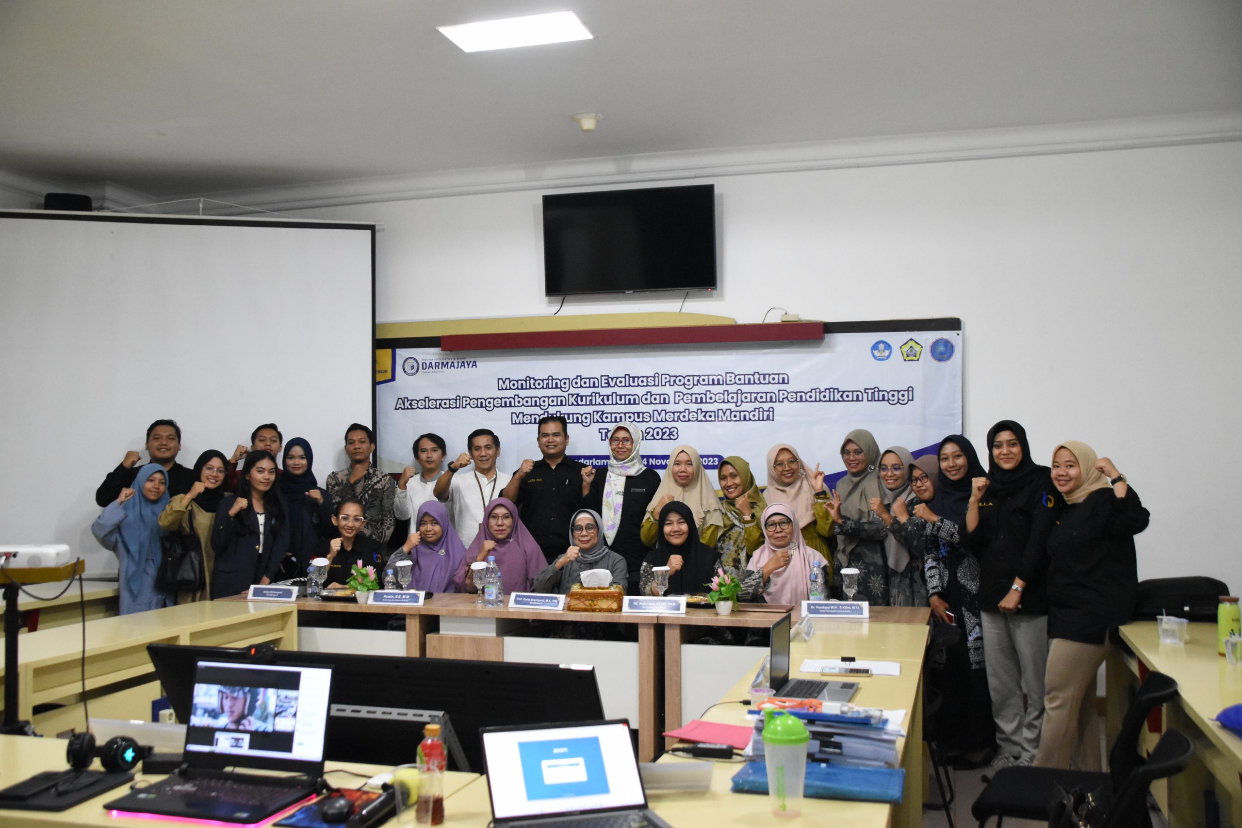 Hibah PT KMM, Tim Pakar Belmawa Beri Masukan Prodi DKV dan Prodi Bisnis Digital IIB Darmajaya