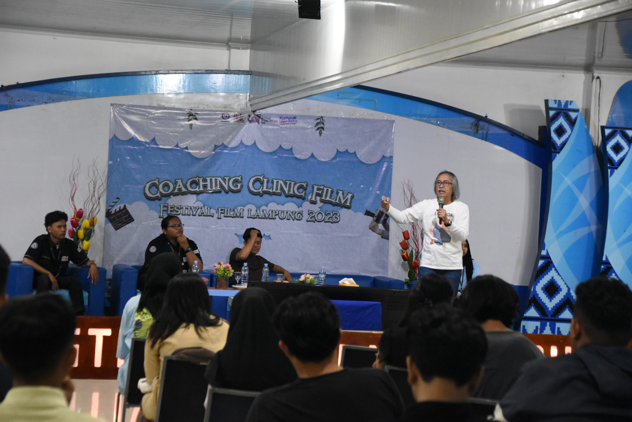 Sentot Sahid dan Angling Sagaran Bagikan Ilmu Perfilman dalam Coaching Clinic FFL 2023 di Kampus Terbaik di Lampung