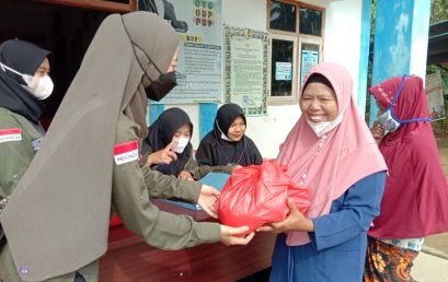 Berbagi dengan Sesama, UKM KSR PMI IIB Darmajaya Gelar Baksos