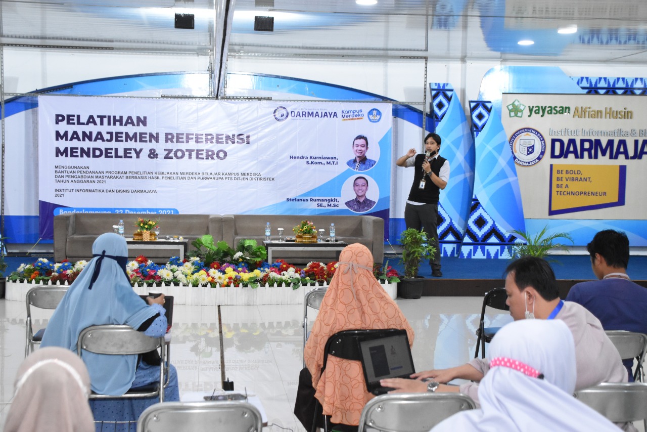 IIB Darmajaya Gelar Pelatihan Manajemen Referensi Mendeley dan Zotero kepada Dosen serta Mahasiswa