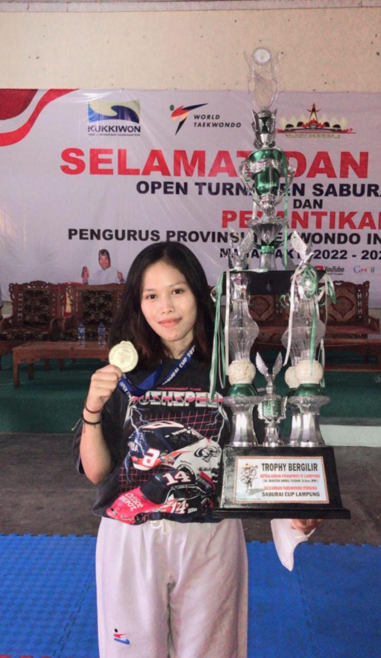 Mahasiswi Prodi Akuntansi Kampus The Best ini Juara Taekwondo Tingkat Provinsi