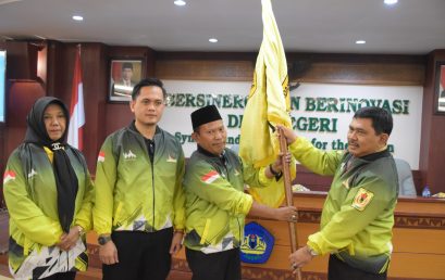 Wakil Rektor 3 IIB Darmajaya Pimpin Kontingen Pomnas Lampung ke Padang