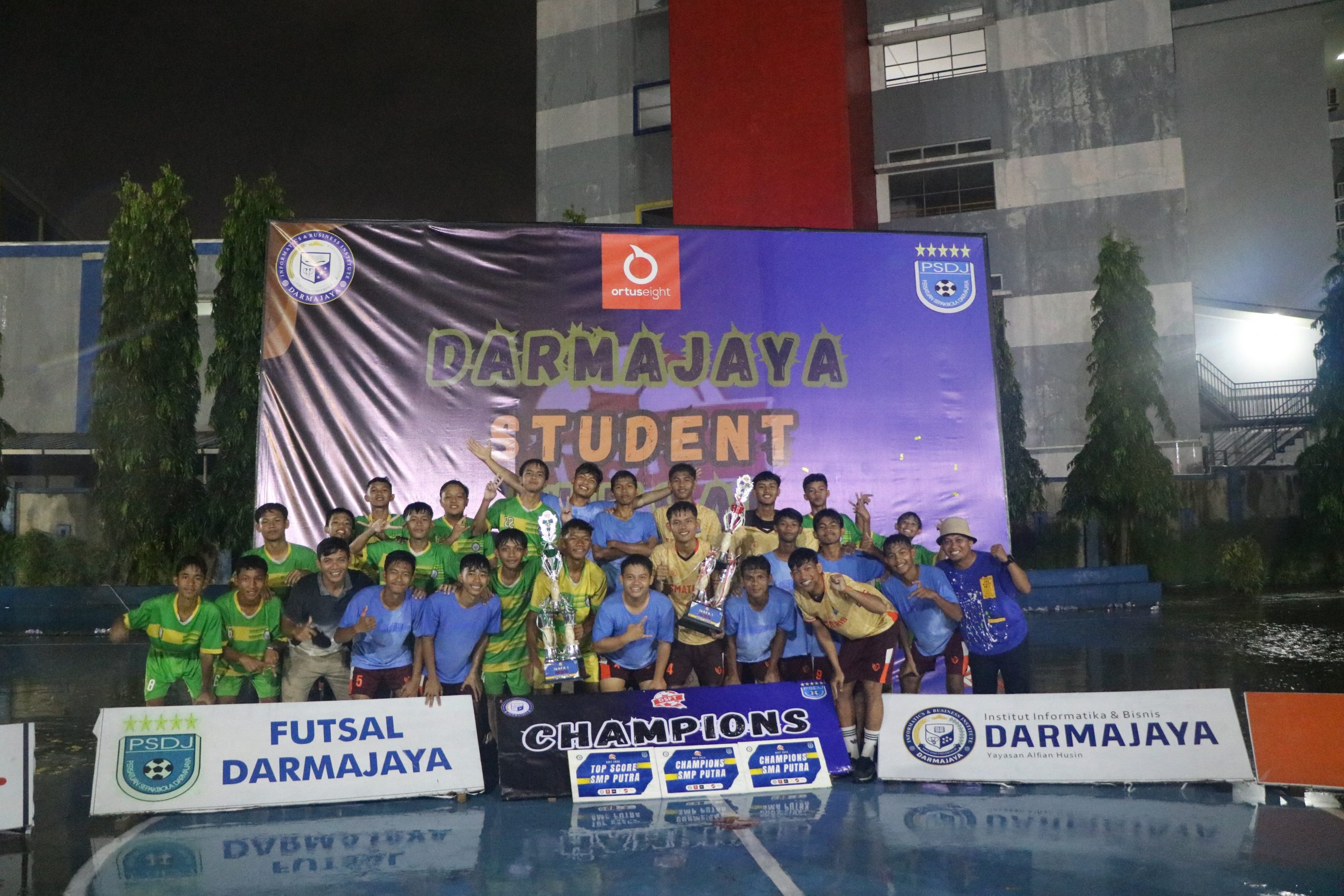 SMP dan SMA Tri Sukses Kampiun Darmajaya Student Futsal Tournament 2024