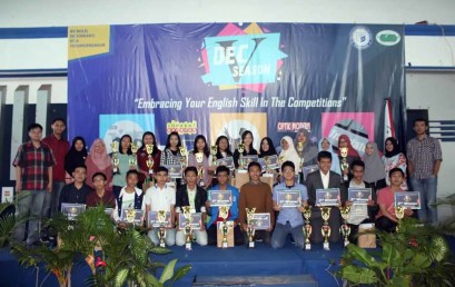 SMAN 2 Bandar Lampung Juara Debate Darmajaya English Competition