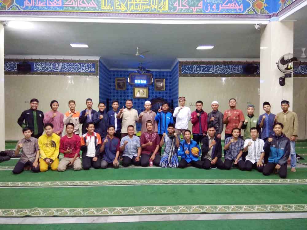 Mahasiswa Lakukan Gerakan Subuh Berjamaah di Kampus Darmajaya