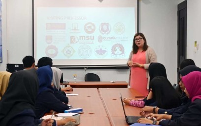 Dosen Philippines Beri Kuliah di Kelas Internasional Darmajaya