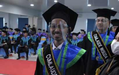 Peraih Beasiswa Bidik Misi ini Wisudawan Terbaik Fakultas di Kampus The Best