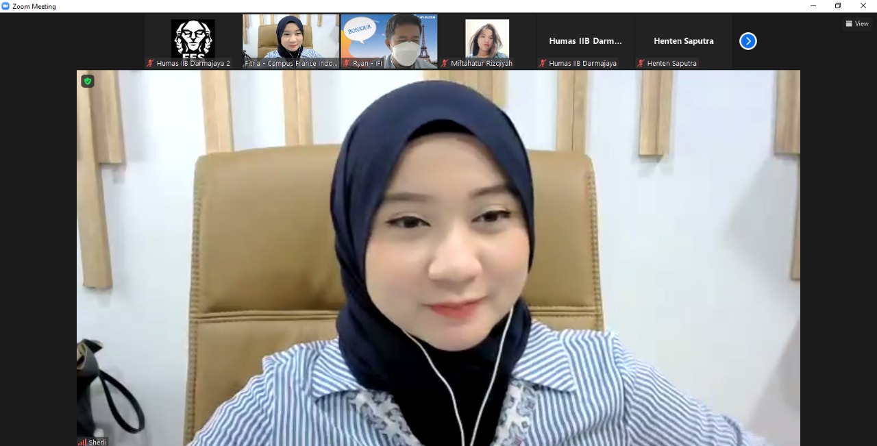 Warung Prancis Kampus The Best di Indonesia Gelar Webinar Pembuatan CV dan Surat Motivasi