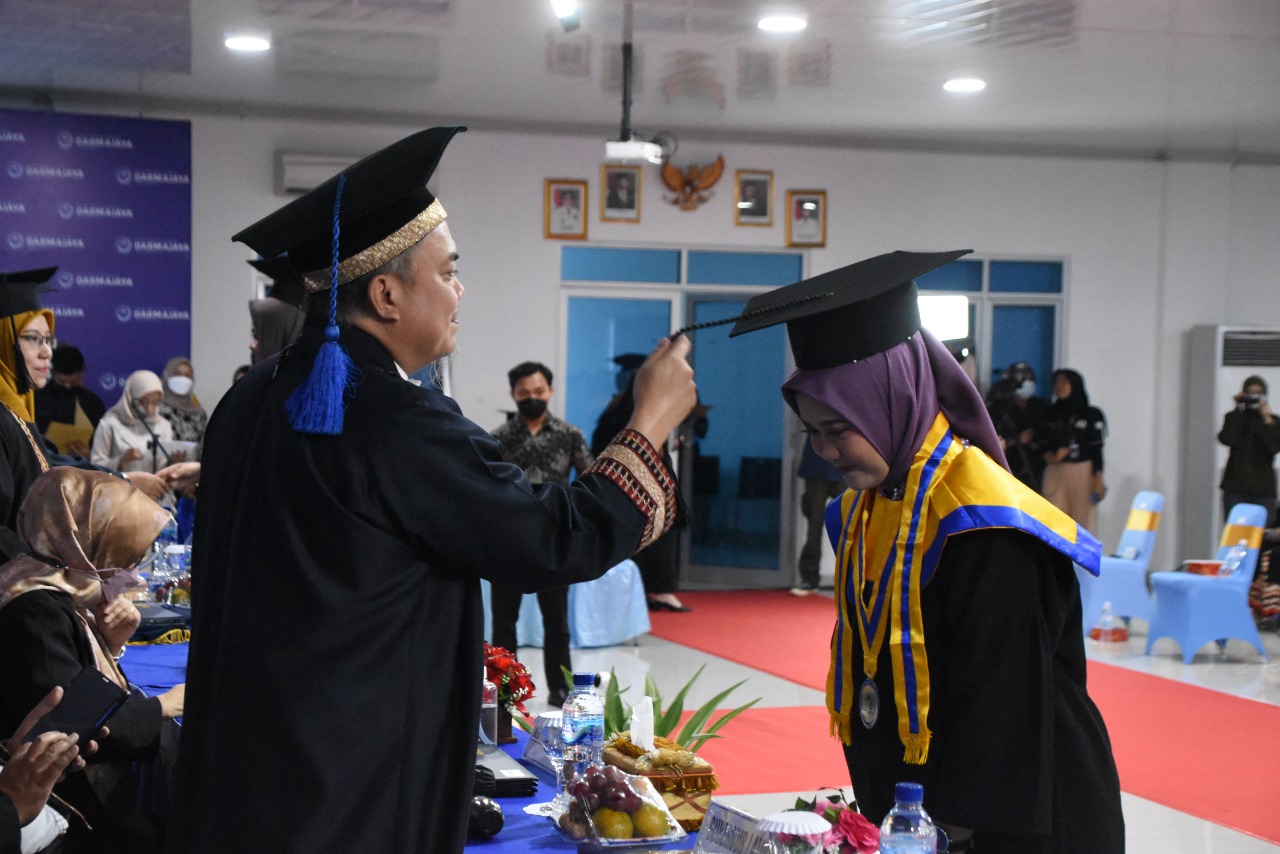 Wisuda Ke-33, IIB Darmajaya Komitmen Tingkatkan Kualitas Lulusan