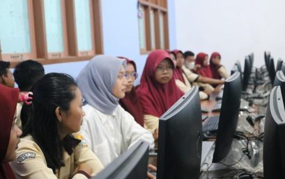 The Best, Dosen Prodi Sistem Komputer IIB Darmajaya Kenalkan IoT di SMAN 2 Tulangbawang Udik