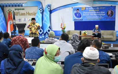 Hadirkan Guru Besar Unila, LPM IIB Darmajaya Workshop Penulisan Buku Ajar untuk Dosen