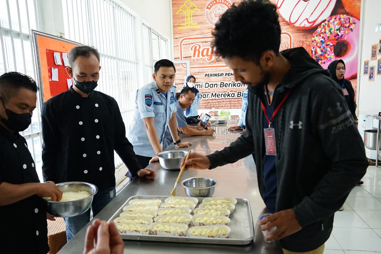 Lihat Aktivitas Warga Binaan Lapas Kelas I Bandarlampung, Ini Komentar Mahasiswa Asing IIB Darmajaya