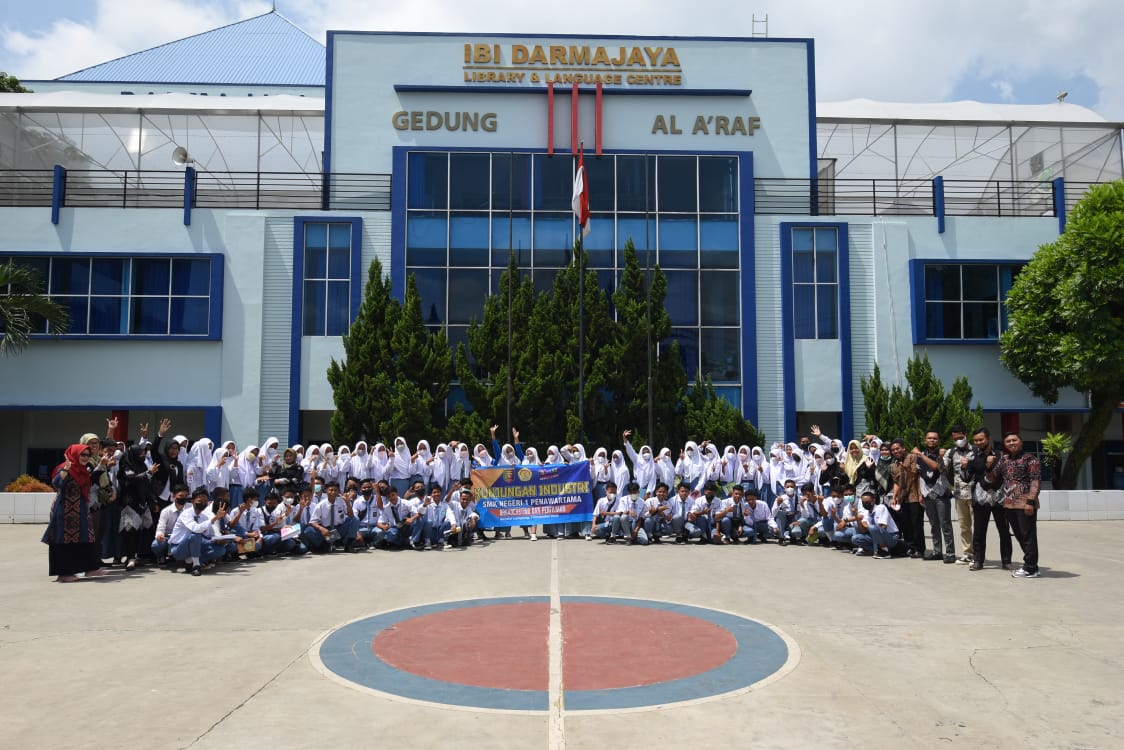 Ubah Mindset Siswa, Rombongan SMKN 1 Penawartama Tulangbawang Kunjungi IIB Darmajaya