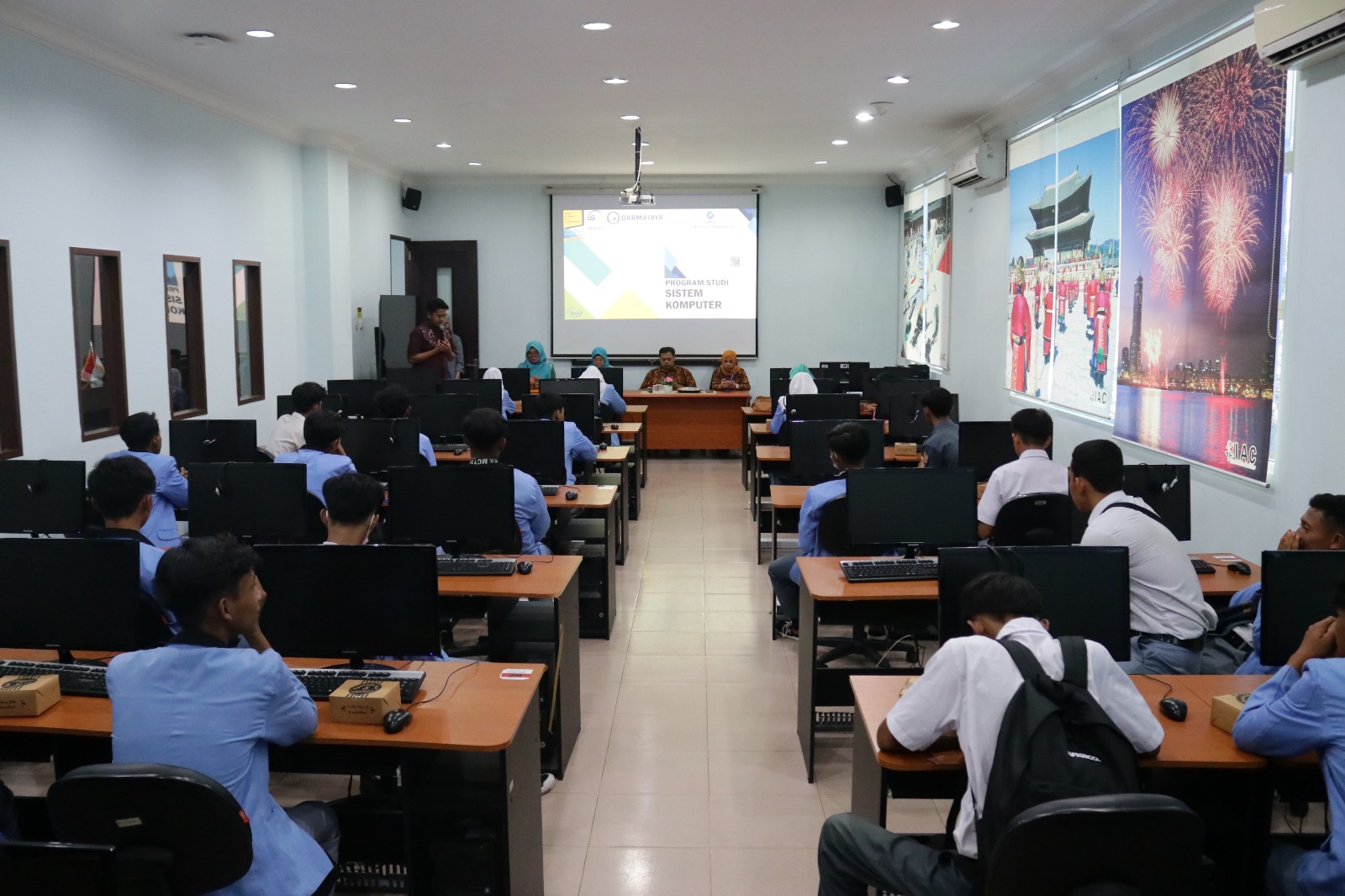 Puluhan Pelajar SMK Bima Sakti, Lampung Timur Belajar ke IIB Darmajaya