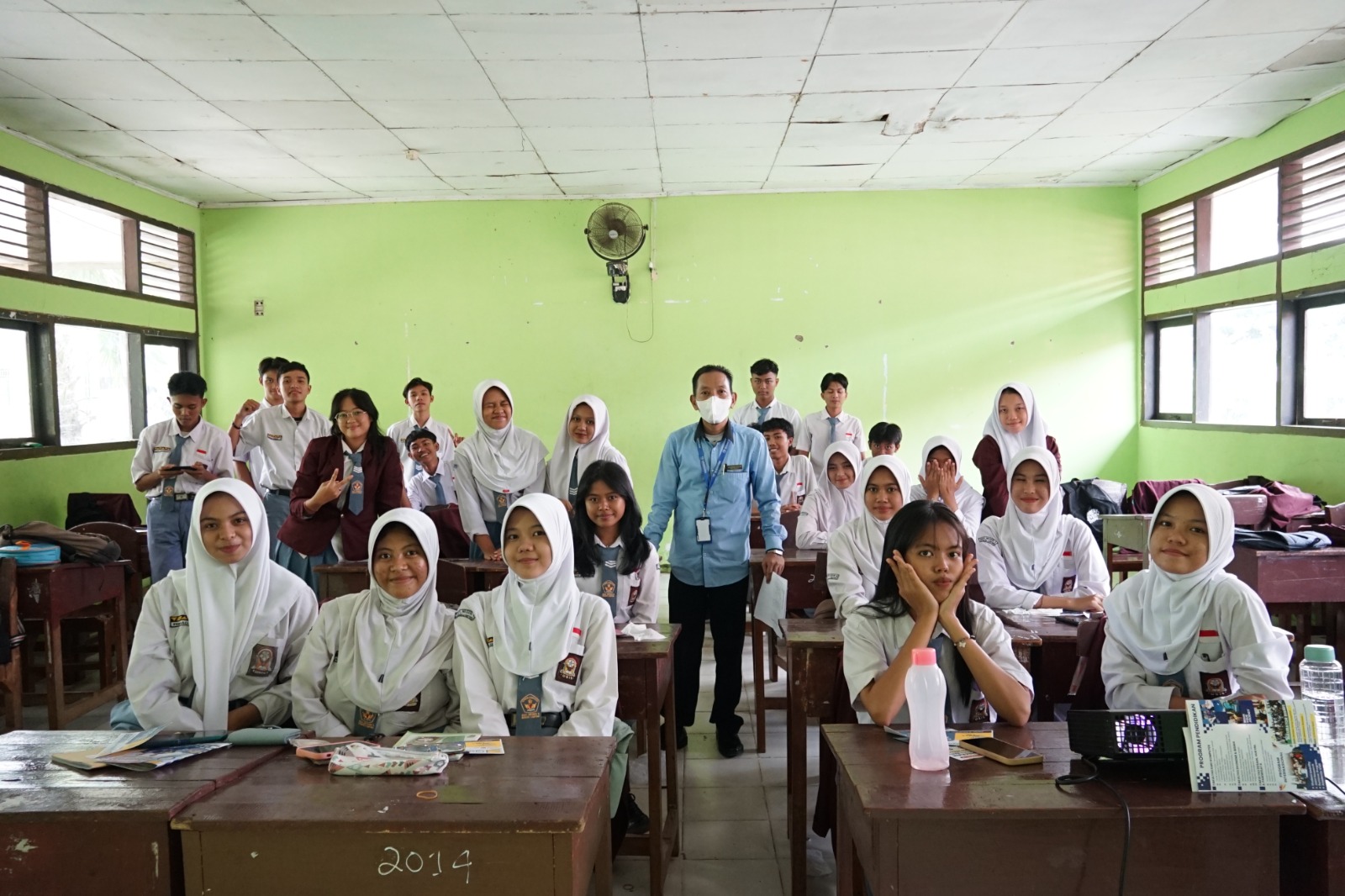 Pengabdian di SMAN 6 Bandarlampung, Dosen IIB Darmajaya ini Beri Materi Public Speaking