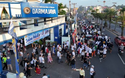 Ratusan Peserta Meriahkan Jalan Sehat Dies Natalis ke 27 IIB Darmajaya