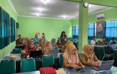 Pemanfaatan AI dalam Pembelajaran Sosiologi: Dosen dan Mahasiswa IIB Darmajaya Berikan Pelatihan di SMAN 2 Bandar Lampung