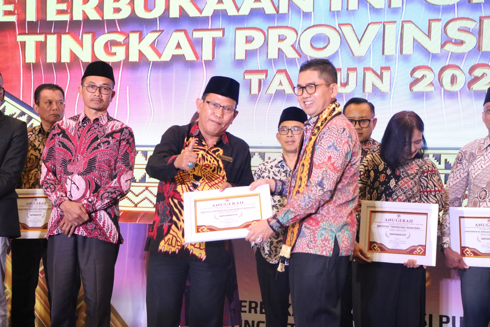 Satu-satunya PTS di Lampung, IIB Darmajaya Raih Anugerah Keterbukaan Informasi Publik 2024 Predikat “Informatif”