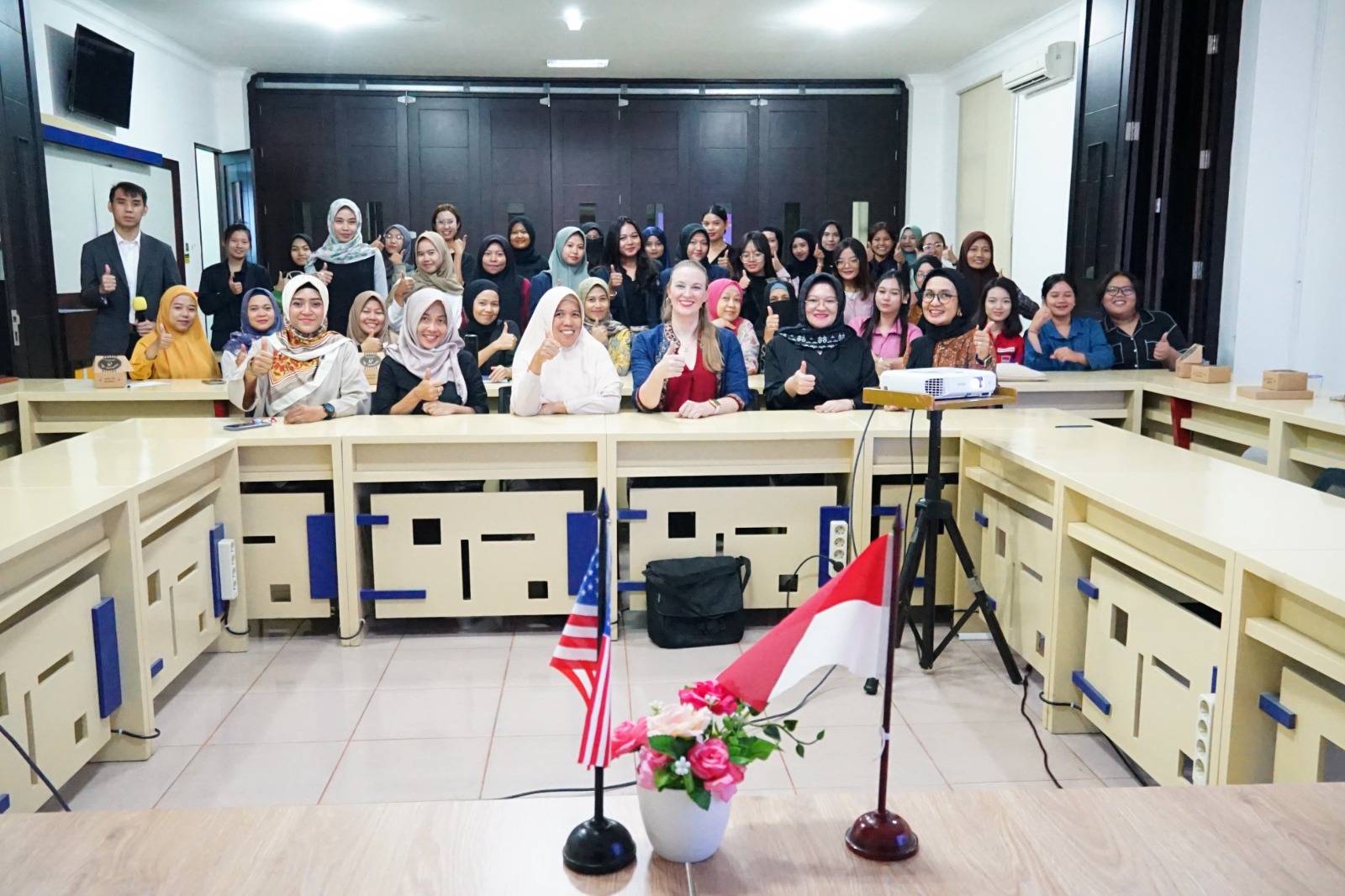 IIB Darmajaya Gelar Kuliah Umum “The Global State of Women” dengan Deputy Konsul AS